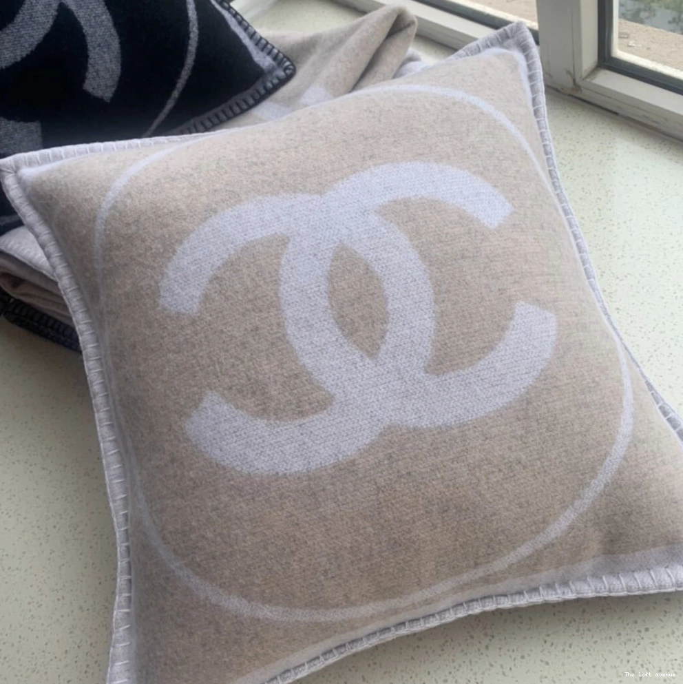 WOOL COCO PILLOW THROW 0805